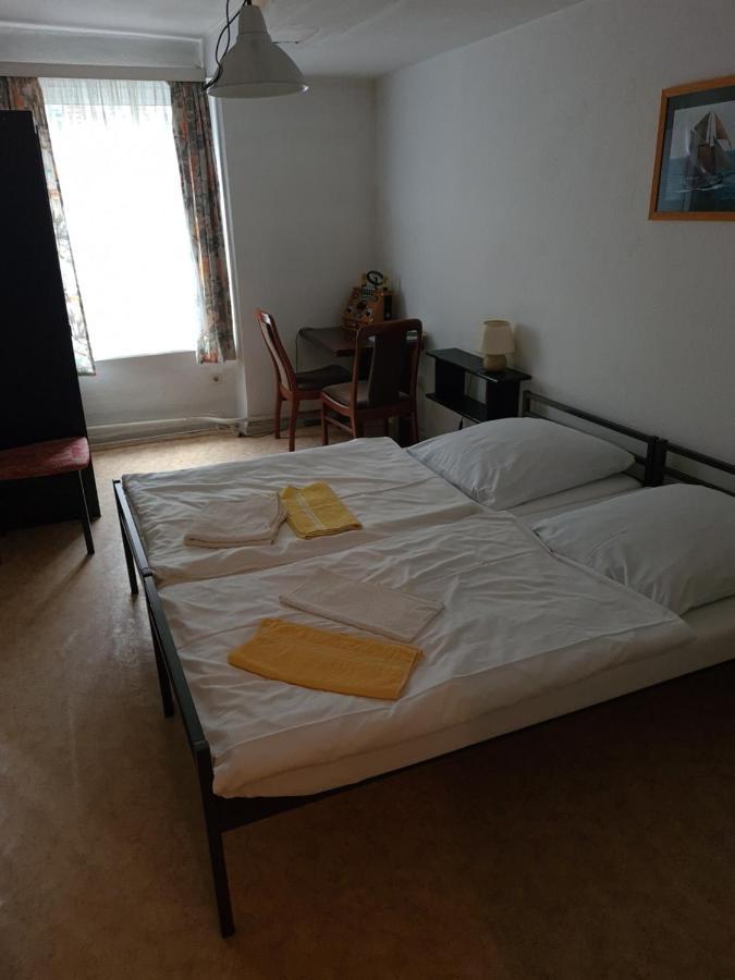 Altstadthotel Zum Goldenen Anker Lubeck Ngoại thất bức ảnh